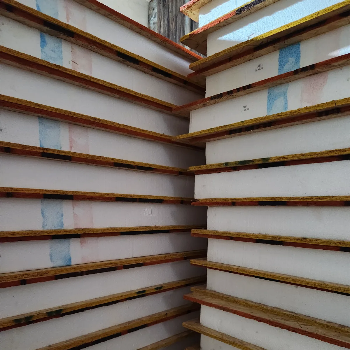Paneles SIP preparados para conformar un kit de obra